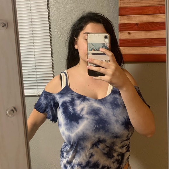 American Eagle off the shoulder tee - Picture 2 of 3